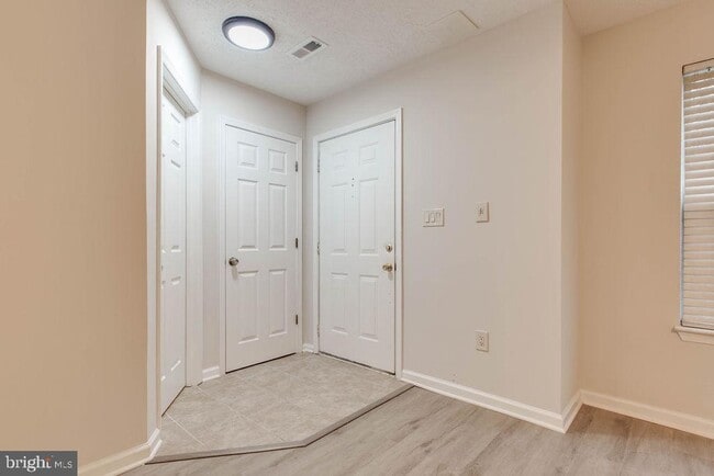 8920 Mallard Ct in Columbia, MD - Foto de edificio - Building Photo