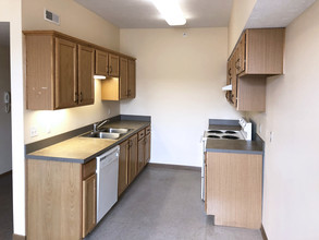 Jefferson Place Apartments in Steubenville, OH - Building Photo - Interior Photo