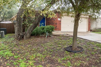8603 Davis Oaks Trail in Austin, TX - Building Photo - Building Photo