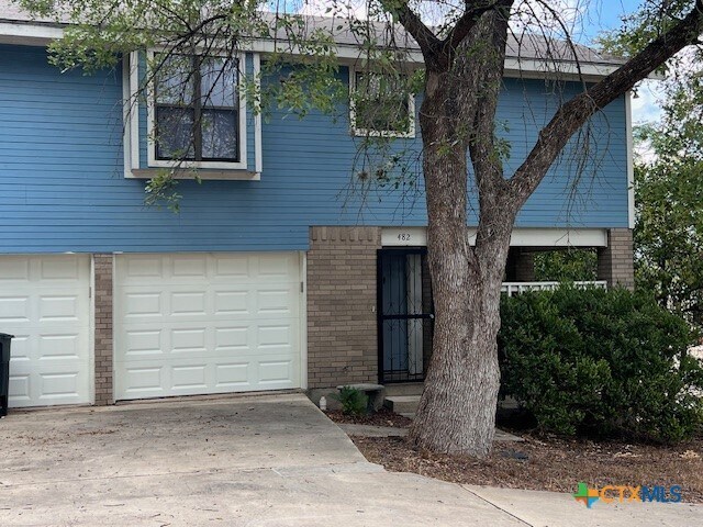 482 Hill Ave. in New Braunfels, TX - Building Photo
