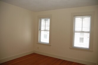 7 Davis Rd, Unit 7 in Belmont, MA - Building Photo - Building Photo