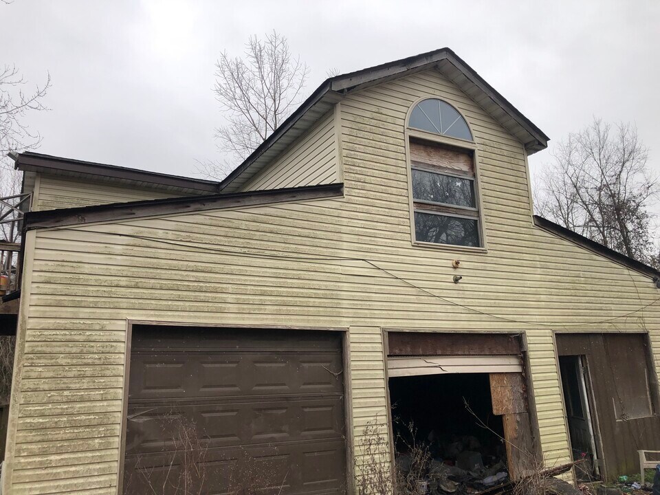 1535 Parkway Dr in Bismarck, MO - Building Photo