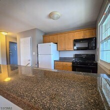 816 W Grand St in Elizabeth, NJ - Building Photo - Building Photo