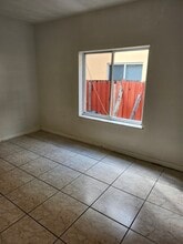 2100 NW 28th St, Unit #2 in Miami, FL - Building Photo - Building Photo