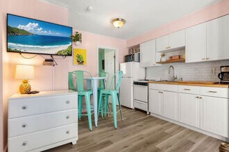 12 G St in Hampton, NH - Building Photo - Building Photo