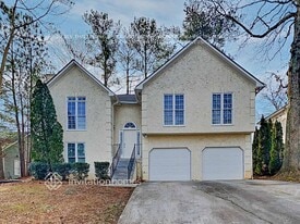 799 Glenspring Dr in Lawrenceville, GA - Building Photo