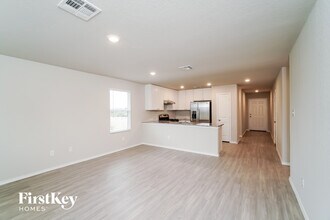 13251 Thyme Wy in Saint Hedwig, TX - Foto de edificio - Building Photo