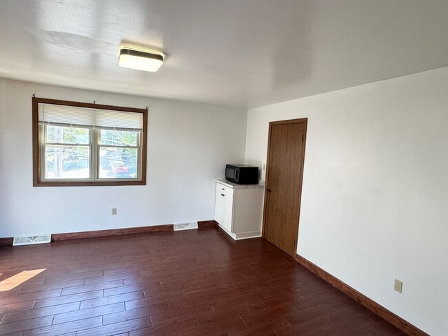 416 Walnut St in Mount Oliver, PA - Building Photo - Building Photo