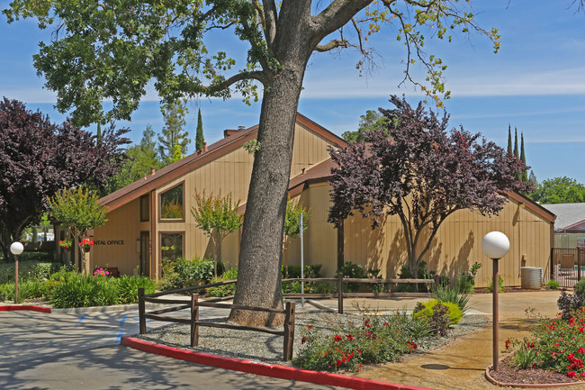 Wind Chase Apartments in Sacramento, CA - Building Photo - Building Photo