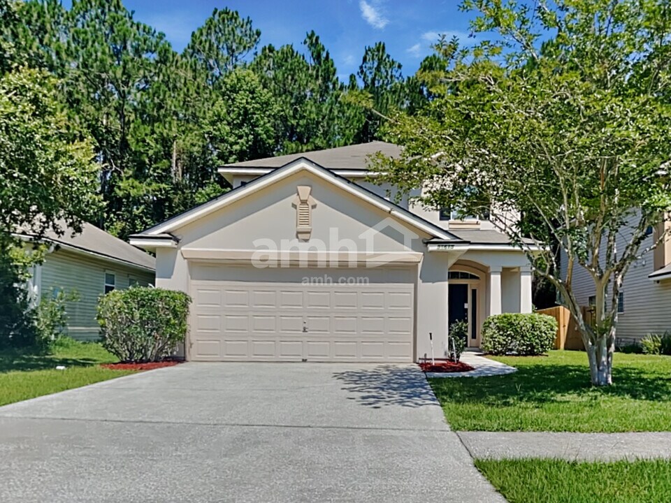 96615 Commodore Point Dr in Yulee, FL - Building Photo