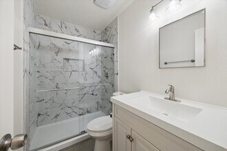 9327 Crescent Moon Dr in Houston, TX - Building Photo - Building Photo