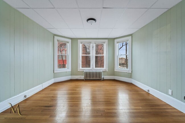 464 Pleasant St in Holyoke, MA - Building Photo - Building Photo
