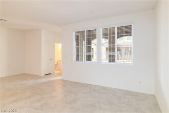 3208 Brynley Ave in Henderson, NV - Building Photo - Building Photo