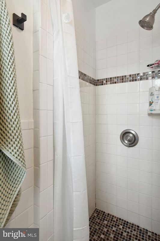 2651 Agate St in Philadelphia, PA - Building Photo - Building Photo