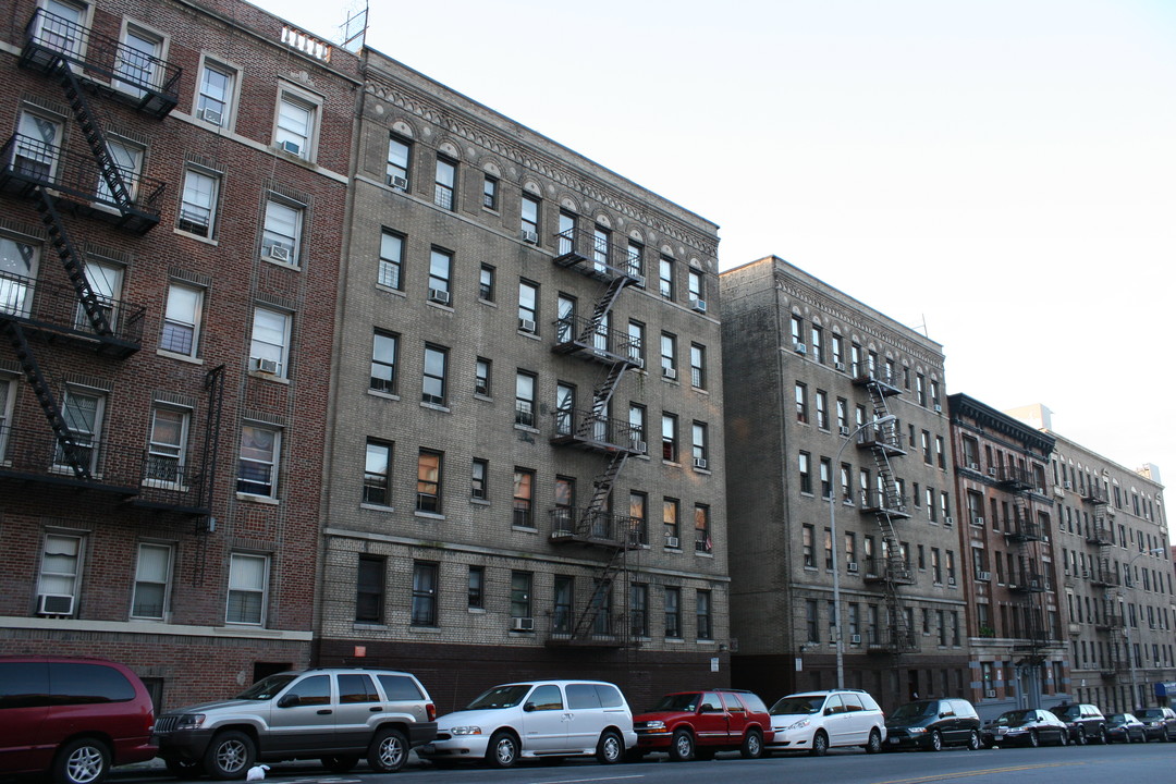 2518 University Ave in Bronx, NY - Foto de edificio