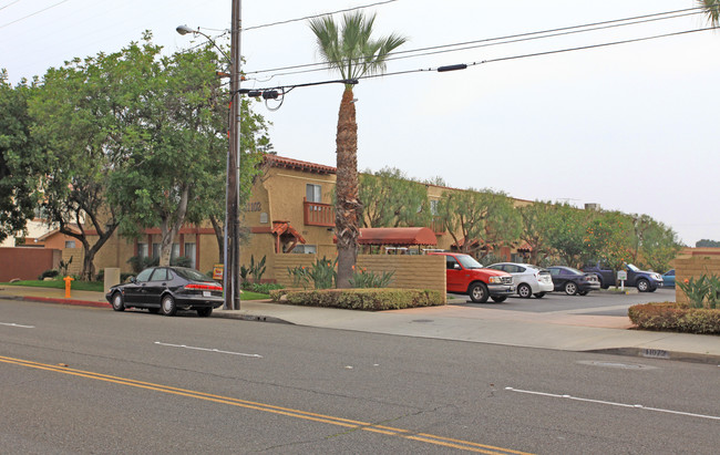 Fort Sonoma Apartments in Norwalk, CA - Building Photo - Building Photo