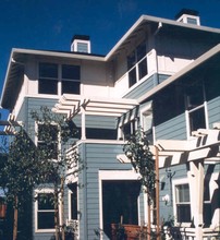 Sunset Creek Apartments in Fairfield, CA - Building Photo - Building Photo