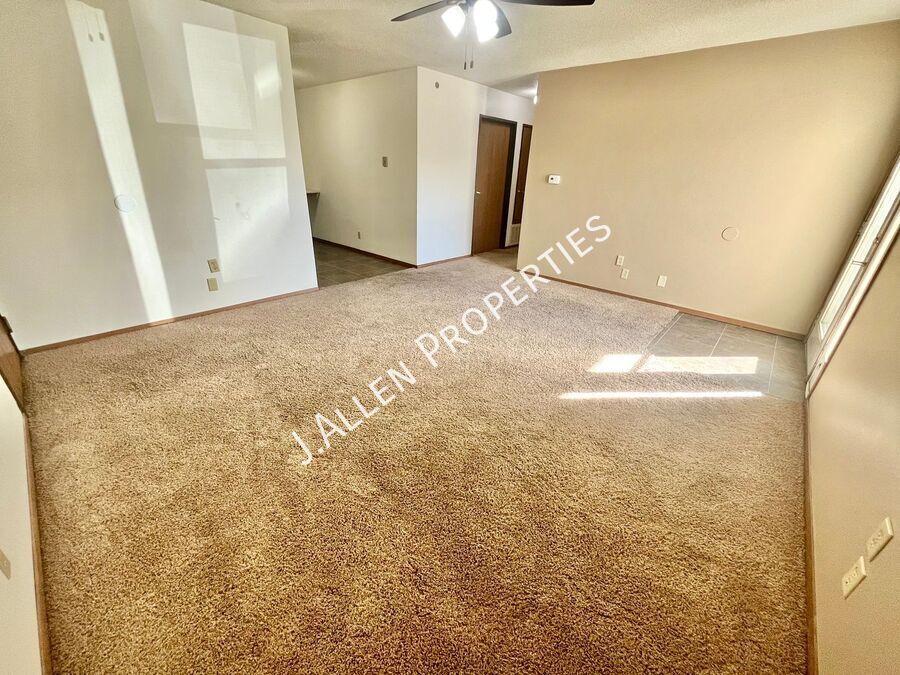 904 Riverfront Rd in Norfolk, NE - Building Photo