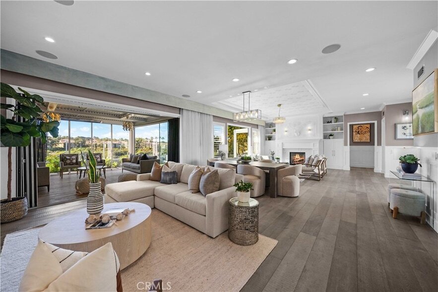 58 Victoria in Newport Beach, CA - Building Photo