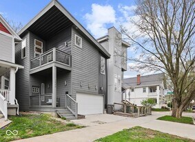 2464 Broadway St in Indianapolis, IN - Building Photo