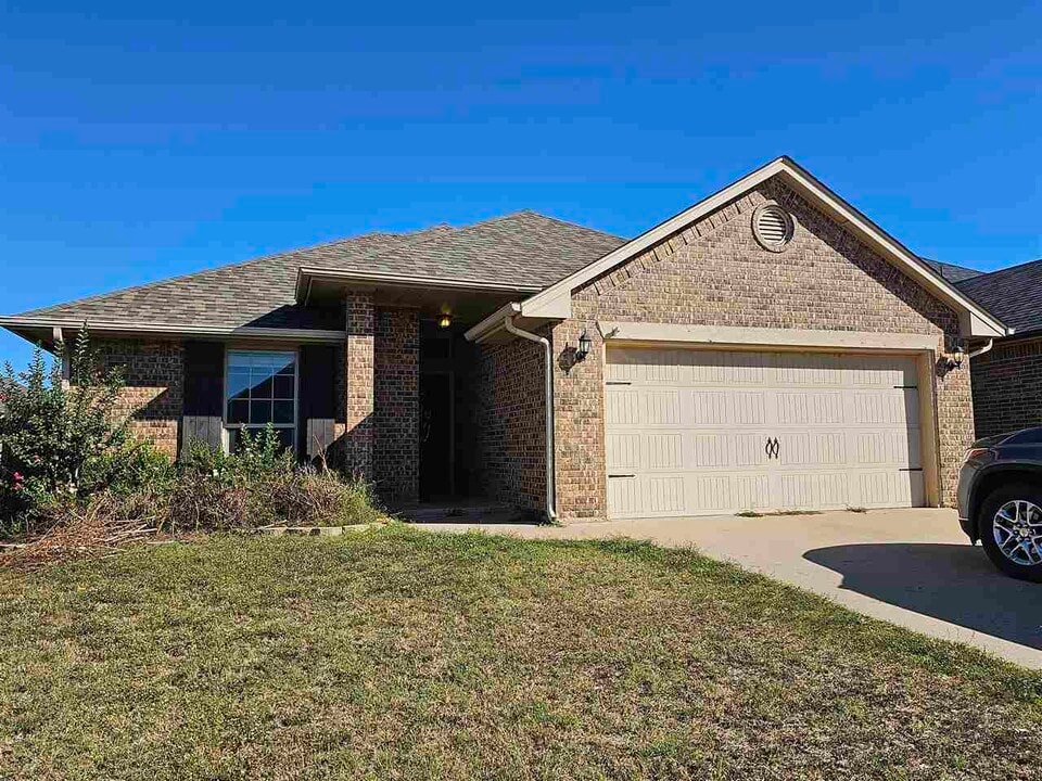 4417 SW Brandon Ln in Lawton, OK - Building Photo