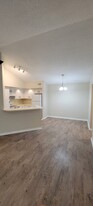 4532 Commander Dr, Unit 2132 in Orlando, FL - Building Photo