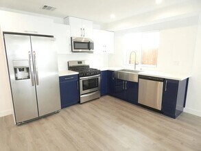 10837 Blix St in North Hollywood, CA - Building Photo - Building Photo