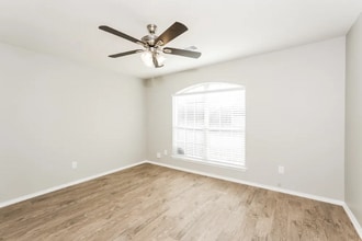 405 Heritage Dr in Crowley, TX - Building Photo - Building Photo