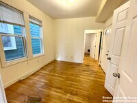 733 Parker St photo'