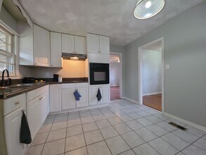 3315 Kavanaugh Dr NW in Huntsville, AL - Building Photo - Building Photo