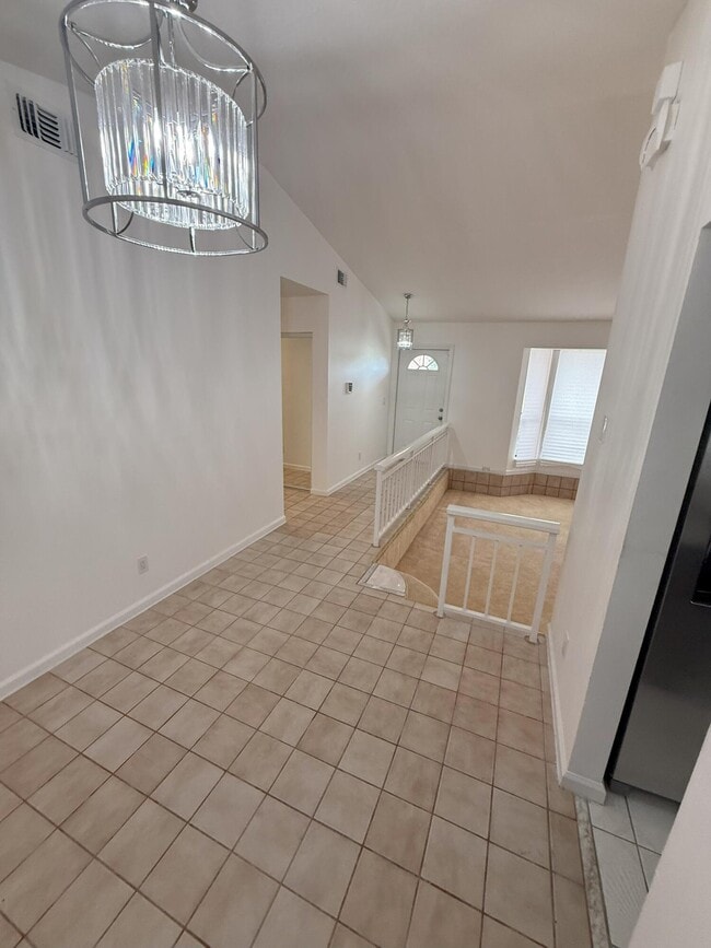 1334 N Mangonia Dr in West Palm Beach, FL - Building Photo - Building Photo