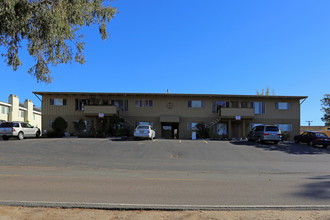 Spindrift Apartments in Encinitas, CA - Building Photo - Building Photo