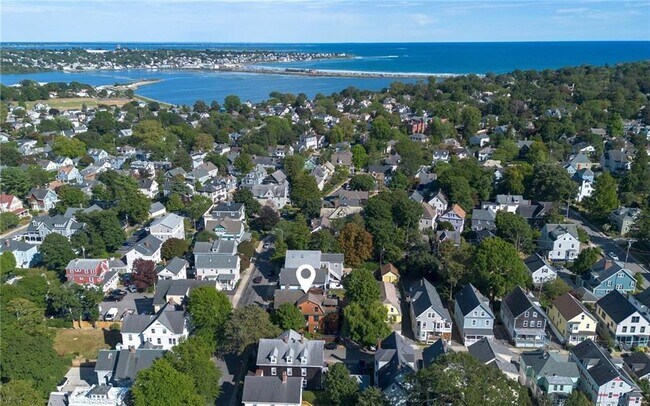 17 Lincoln St in Newport, RI - Building Photo - Building Photo