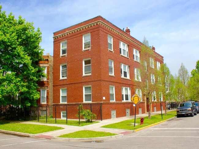 property at 1904 N Lawndale Ave