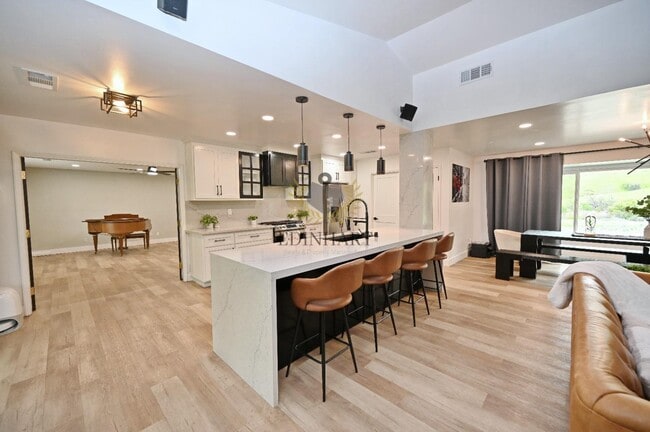 25190 Elwood Rd in Sanger, CA - Building Photo - Building Photo