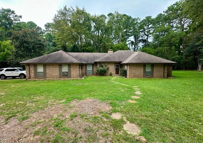 property at 5582 Ramblewood Ln