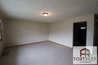 519 Maple St in Junction City, KS - Building Photo - Building Photo