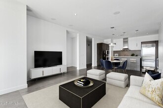 15215 N Kierland Blvd in Scottsdale, AZ - Foto de edificio - Building Photo