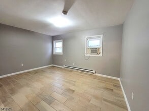 423 2nd St in Jersey City, NJ - Foto de edificio - Building Photo