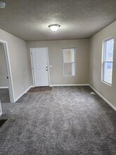 2405 Lyon St in Des Moines, IA - Building Photo - Building Photo