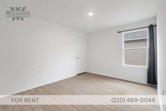 12058 Still Pass in San Antonio, TX - Building Photo - Building Photo