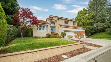 2625 Ascot Dr in Fairfield, CA - Building Photo - Building Photo