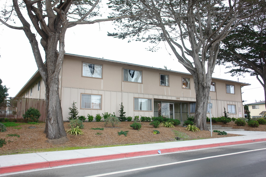 3100 Crescent Ave in Marina, CA - Building Photo