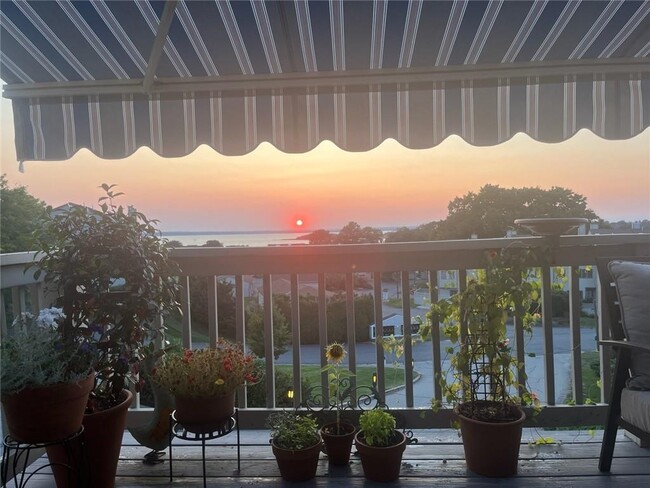 143 Windward Ln in Bristol, RI - Building Photo - Building Photo