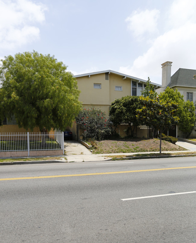 440 S Wilton Pl in Los Angeles, CA - Building Photo - Building Photo