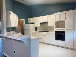 330 Lakespring Pl in Oakley, CA - Foto de edificio - Building Photo