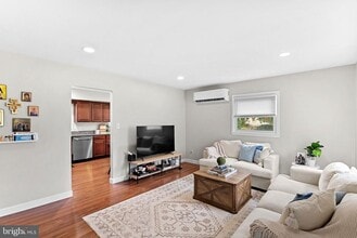 219 Josephine St in Berryville, VA - Building Photo - Building Photo