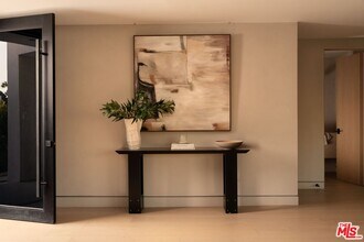 2608 Zorada Dr in Los Angeles, CA - Building Photo - Building Photo