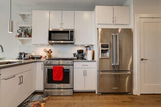 2337 Champlain St NW in Washington, DC - Building Photo - Building Photo
