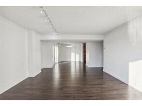 1225 La Salle Ave-Unit -907 in Minneapolis, MN - Building Photo - Building Photo